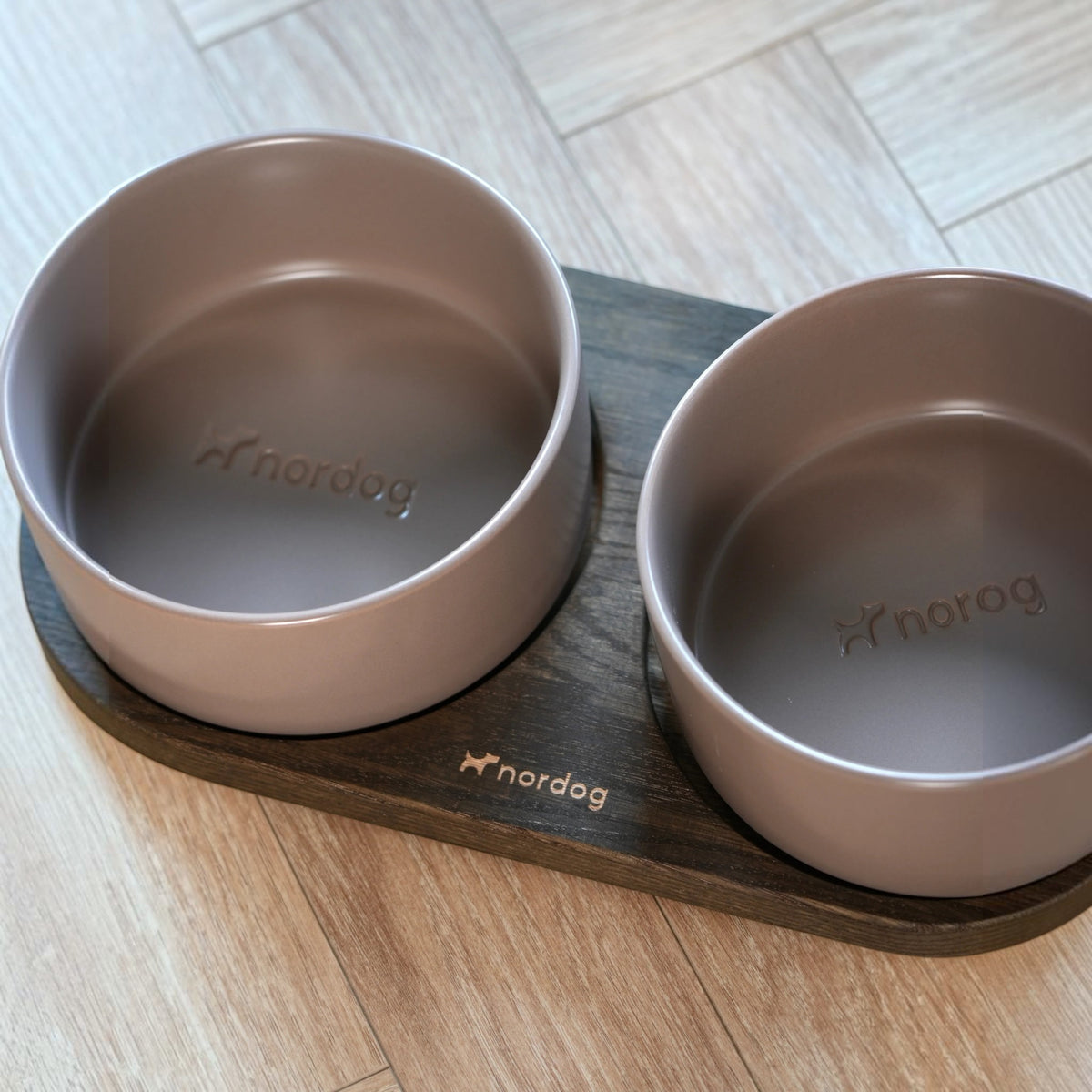 Patomia Barcelona double dog bowl set with dark smoked oak wooden base and two mocha ceramic bowls