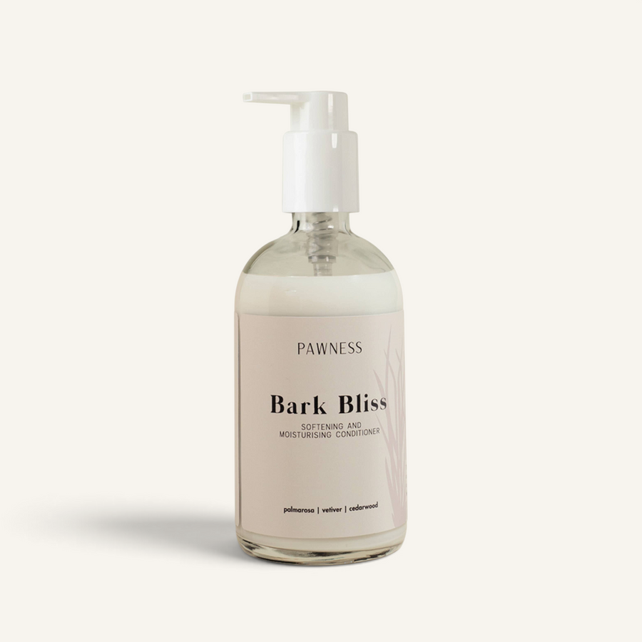 Patomia Bark Bliss dog conditioner in a clear 250ml pump bottle with a minimalist label for soft, shiny fur.