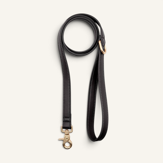 Patomia 1.4m black vegan leather dog leash with durable zamak metal hardware and reinforced stitching