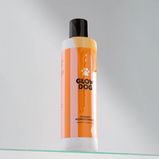 Patomia Glow Dog 2-in-1 vitamin shampoo and conditioner for dogs in a 250ml bottle with orange striped label.