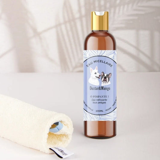 Patomia Ô Pimpante! natural micellar cleansing water for dogs in a 200ml bottle with a soft cream-colored cloth