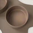 Charger l'image dans la visionneuse de la galerie, Patomia Nordog Classic ceramic dog bowl in cacao brown with a minimalist design and non-slip base
