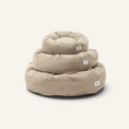 Charger l'image dans la visionneuse de la galerie, Patomia Nuba beige corduroy dog bed set in three sizes stacked on a plain background
