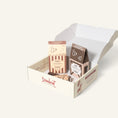 Charger l'image dans la visionneuse de la galerie, Patomia puppy treat box containing natural deer antler, poultry liver sticks, and cheese puffs for chewing.
